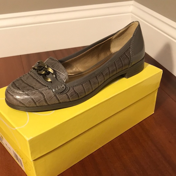 CIRCA Joan & David Loafer Croc Flats - Picture 4 of 16